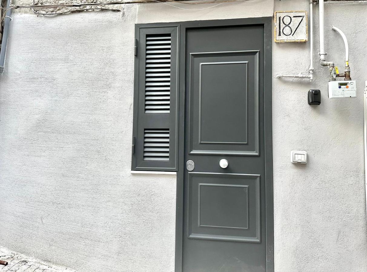 Isabel Suite Neapel Exteriör bild